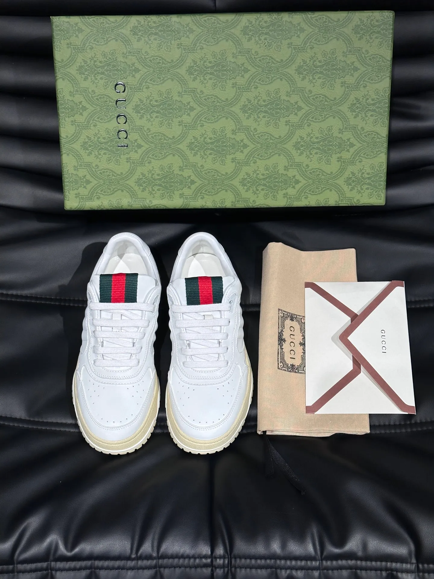 Men's shoes 💰p500 "GUCC*" Re series 👫 Couple style webbed leather sneakers, as the first sneakers created by Sabato De Sarno for Gucci, the Re-Web series reinterprets the brand's classic stripes, and sets off the modern silhouette design with bold and unique details. This shoe is crafted from iconic classic GG canvas and white leather. This new sneaker is ingeniously decorated with many of the brand's classic details, and is equipped with a bright red and green webbing tongue, which will make people fall in love at first sight. Women’s size 35-39. Men’s size 38-44
